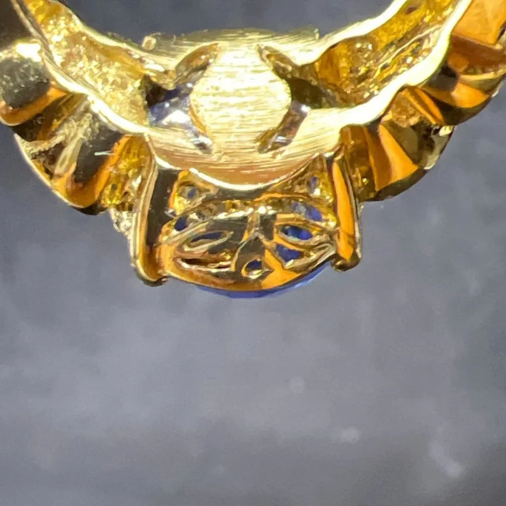 Gold Tone And Multifaceted Blue Rhinestone Statement Ring Sz 7 (R298) - Picture 7 of 7